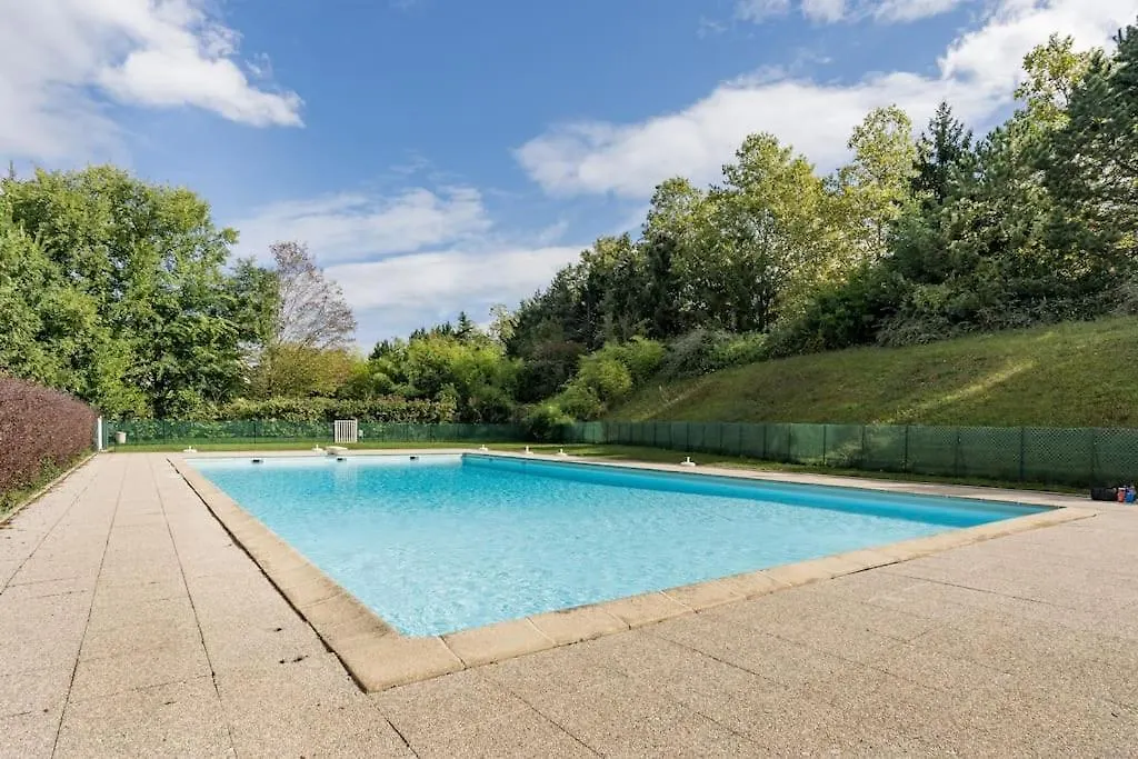 Apartment Cyclades Superbe Appartement Avec Piscine Et Terrain Tennis Saint-Julien-en-Genevois France